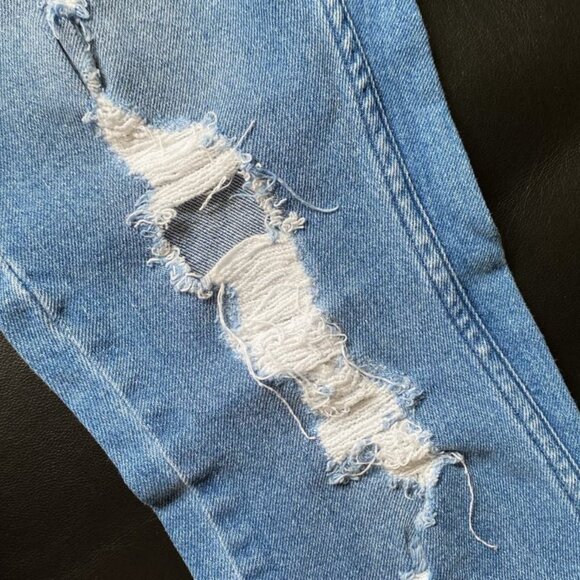 HT Denim: Indigo Destructed Mom Jeans (Size: 0) NWOT - Picture 6 of 12